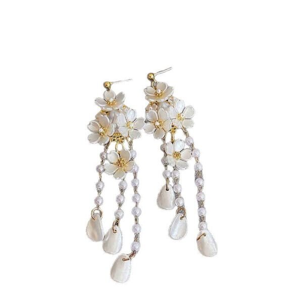 New style super fairy French flower tassel earrings for women, small-scale and exaggerated earrings with unique temperament and pendant earrings.