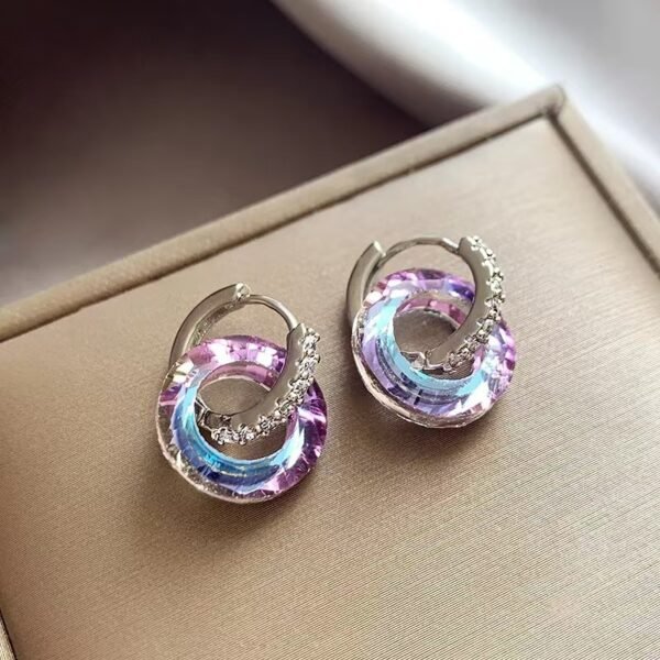 New style double-ring spliced earrings for women in 2025, small niche and high-class iridescent crystal stud earrings, personalized, simple and versatile.