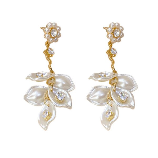 Women's super-fairy Baroque pearl shell earrings, long and gentle tassel earrings, new and niche high-end jewelry