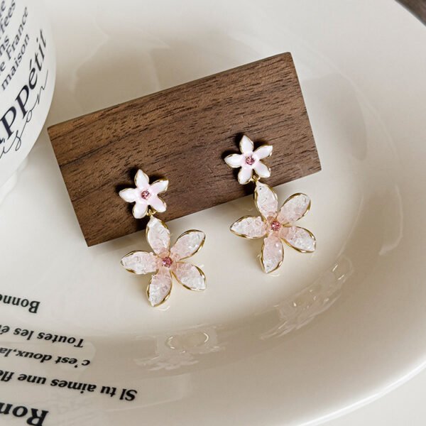 Graduated crystal pink flower earrings, new style in 2025, high - end women's fashionable jewelry