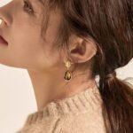 Maillard coffee-colored tiger eye stone earrings for women, simple, fashionable and versatile stud earrings with a luxurious and high-class sense of jewelry.