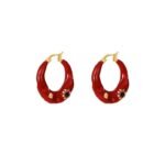 Women's French Vintage Black Enamel Dripping Oil Earrings, New Autumn and Winter Ear Jewelry with Luxury, Elegance, and a Niche High-End Feel