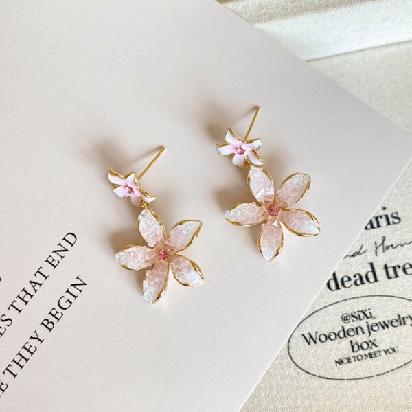 Graduated crystal pink flower earrings, new style in 2025, high - end women's fashionable jewelry