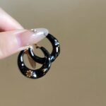 Women's French Vintage Black Enamel Dripping Oil Earrings, New Autumn and Winter Ear Jewelry with Luxury, Elegance, and a Niche High-End Feel