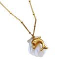 Vacation-style natural shell, beach starfish necklace with a summer charm, conch pendant, stainless steel, personalized collarbone necklace for women