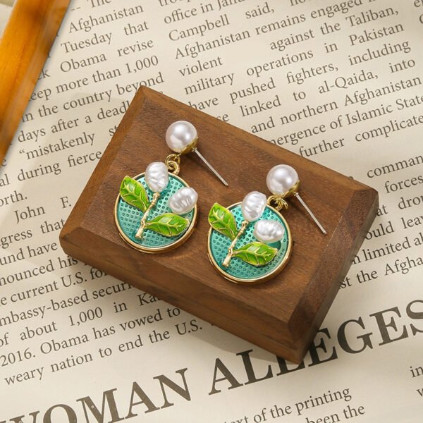 Silver Needle New Chinese Style Earrings with Enamel Color, Pearl Flower Stud Earrings, Vintage Ear Ornaments, Minority High-End Sense Women's Cross-Border.