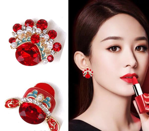 International-style Peking Opera female warrior facial makeup-inspired Chinese trendy earrings for women, red ear drops, new style in 2025, high-class pearl stud earrings