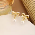 Silver Needle Oil-Dripping Minority Design Sense Gentle Temperament Stud Earrings Internet Celebrity Versatile Pearl Drop Earrings Cross-Border Wholesale