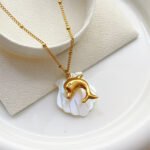 Vacation-style natural shell, beach starfish necklace with a summer charm, conch pendant, stainless steel, personalized collarbone necklace for women