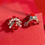 International-style Peking Opera female warrior facial makeup-inspired Chinese trendy earrings for women, red ear drops, new style in 2025, high-class pearl stud earrings