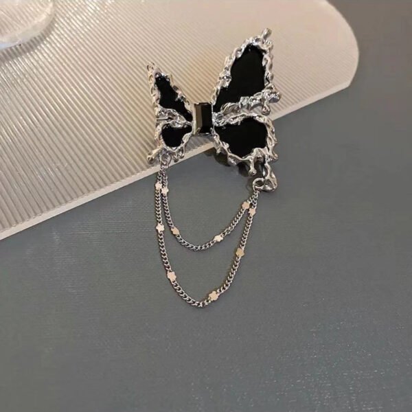 New-style French light luxury butterfly brooch with tassels, a unique and elegant accessory for blazers, sweaters, etc.