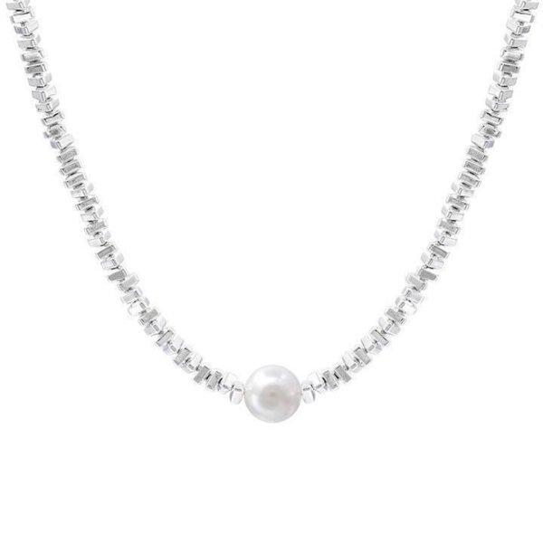 Women's 2025 New Fashionable Bling Silver Pearl Necklace with a Sense of Design, High-End Clavicle Chain, Light Luxury and Minority Neck Chain.