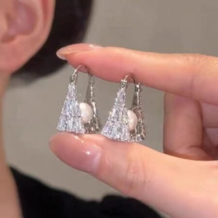 Women's 2025 new trendy high-class cubic zirconia and pearl earrings, stud earrings with elegance, light luxury, niche and unique ear clips and jewelry