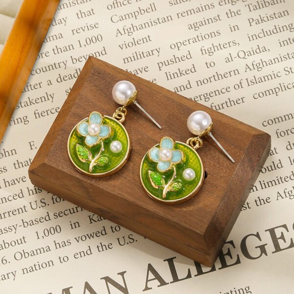 Silver Needle New Chinese Style Earrings with Enamel Color, Pearl Flower Stud Earrings, Vintage Ear Ornaments, Minority High-End Sense Women's Cross-Border.