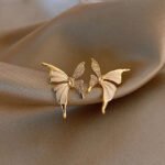 Small and delicate liquid butterfly stud earrings for women. New style French niche earrings with a sense of luxury and high - class temperament.