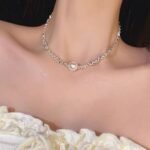 Women's 2025 New Fashionable Bling Silver Pearl Necklace with a Sense of Design, High-End Clavicle Chain, Light Luxury and Minority Neck Chain.