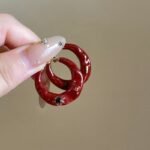 Women's French Vintage Black Enamel Dripping Oil Earrings, New Autumn and Winter Ear Jewelry with Luxury, Elegance, and a Niche High-End Feel