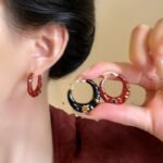 Women's French Vintage Black Enamel Dripping Oil Earrings, New Autumn and Winter Ear Jewelry with Luxury, Elegance, and a Niche High-End Feel