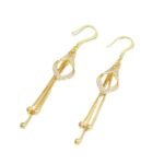 Women's fashionable geometric diamond long tassel earrings in a Korean style with a refined temperament, versatile and studded with diamonds, a luxurious and light - weighted earring that makes the face look slimmer.Women's fashionable geometric diamond long tassel earrings in a Korean style with a refined temperament, versatile and studded with diamonds, a luxurious and light - weighted earring that makes the face look slimmer.