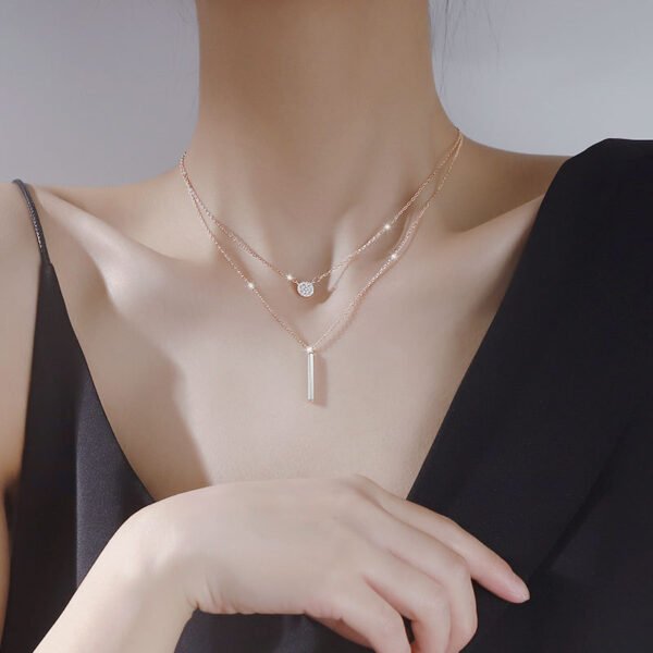 2025 new style double-layer necklace for women with a light luxury and niche design, featuring an ins minimalist style, suitable as a collarbone chain and a trendy neck chain for a charming look.