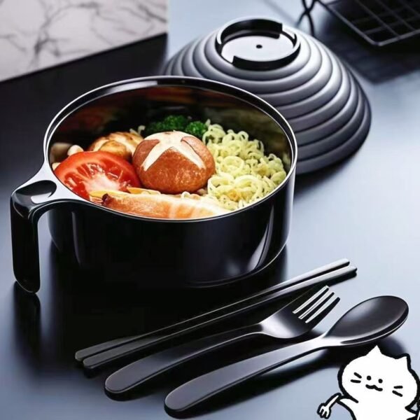 Japanese instant noodles, a must - have for students in dormitories and office workers. A convenient set of lunch boxes, chopsticks and bowls for home use.