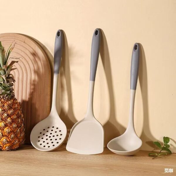 Silicone spatula, Japanese-style silicone ladle, soup spoon, and strainer. A 3-piece set of food-grade silicone utensils for electric cookers, heat-resistant for stir-frying.