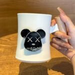 Toothbrushing cups for couples and students, high - value tooth cups for children, used for storing toothpaste and toothbrushes and for rinsing the mouth.