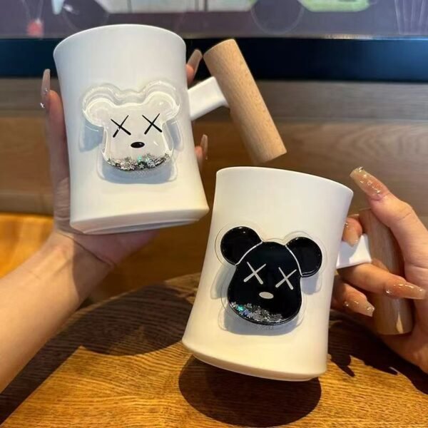 Toothbrushing cups for couples and students, high - value tooth cups for children, used for storing toothpaste and toothbrushes and for rinsing the mouth.